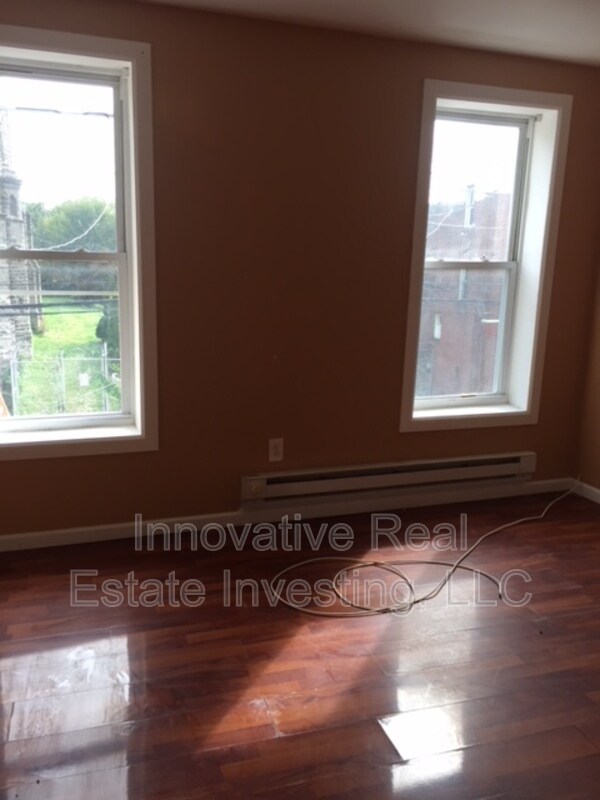 Foto del edificio - 530 N 53rd St