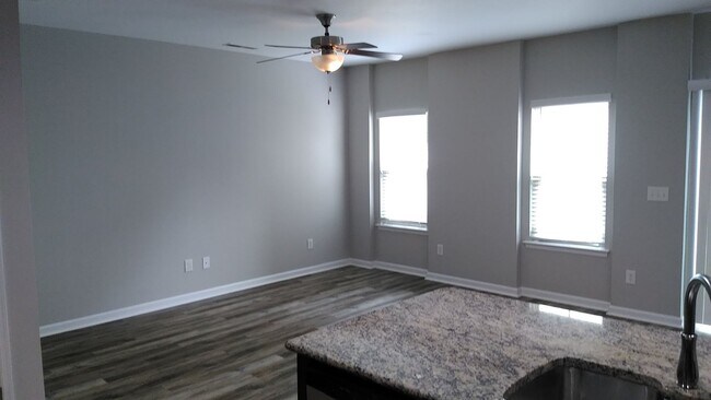 Foto del edificio - Like New Townhome in Stallings!