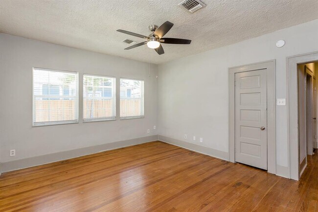Building Photo - 4310 Wilmer St