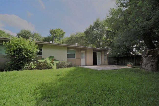 Building Photo - 5614 Dryad Dr