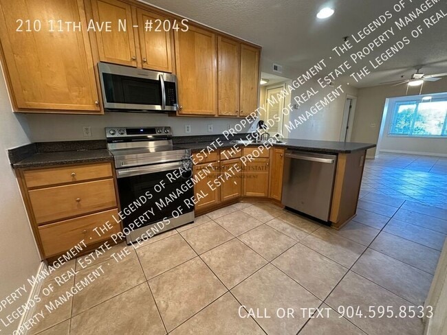 Foto del edificio - 210 11th Ave N