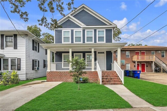 Building Photo - 2619 Waverly Way