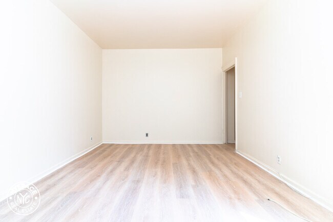 Foto del edificio - 497 Linden Blvd