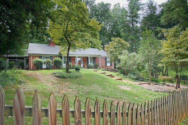 Building Photo - 1626 Brandywine Dr
