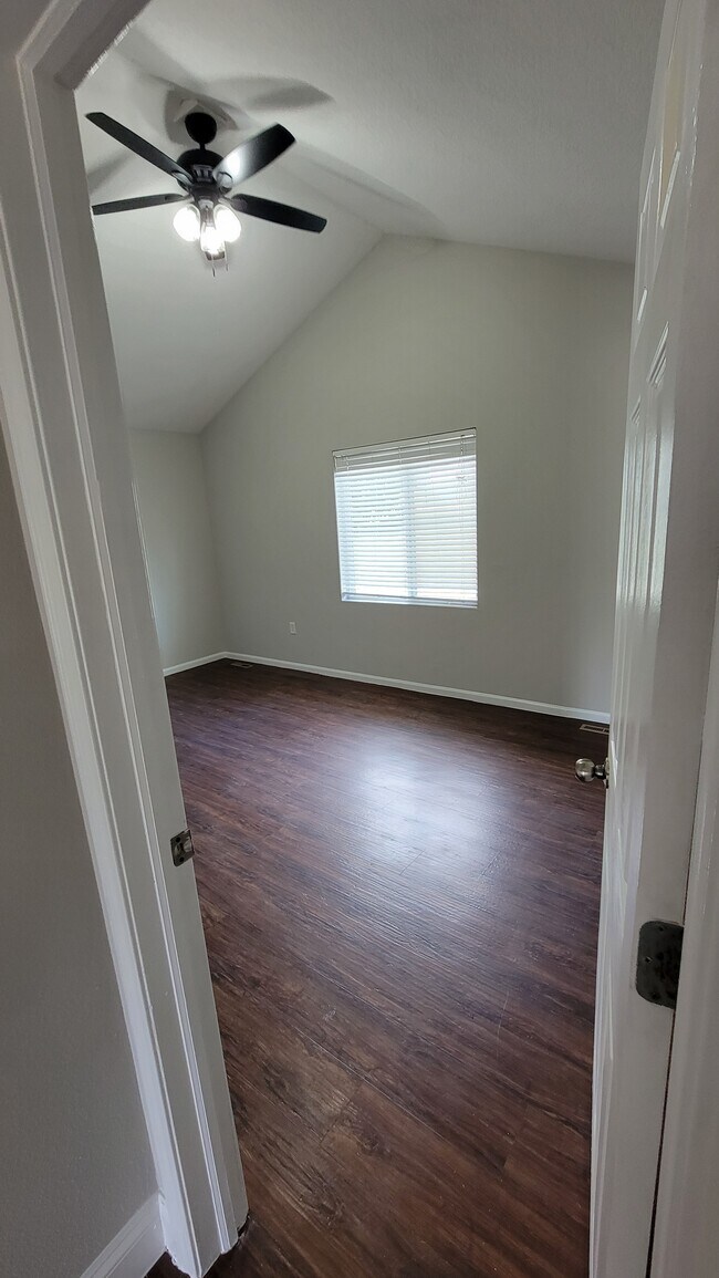 Foto del edificio - 1708 Apple Ln