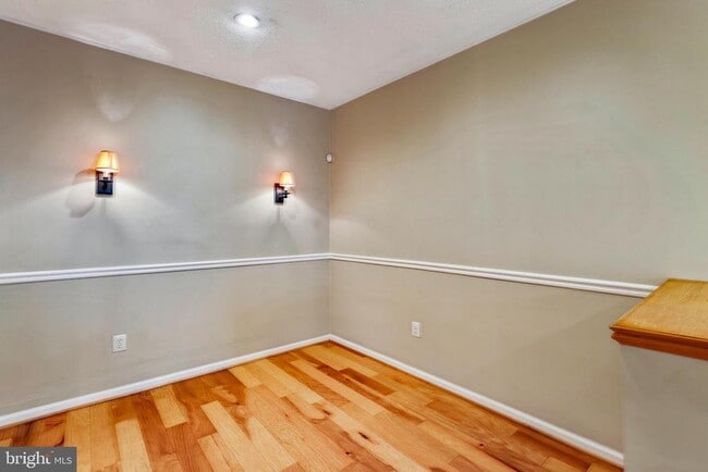 Foto del edificio - 1708 Lake Shore Crest Dr