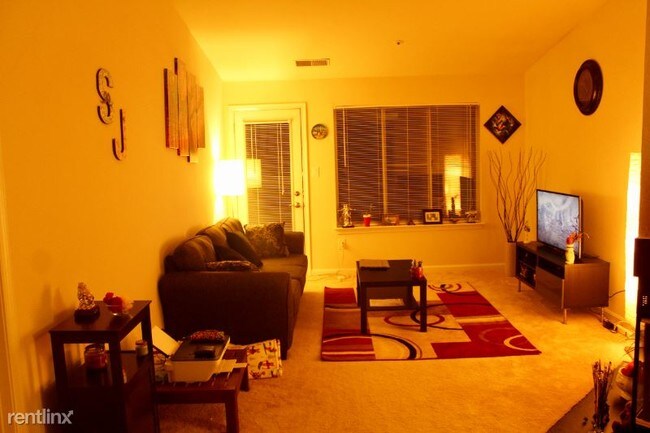 Building Photo - 3153 Pine Orchard Ln