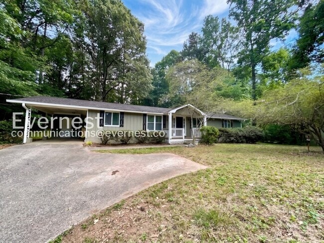 Building Photo - 2975 Sharon Ln