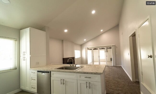 Building Photo - 3 Bedroom / 2 bath / Bonus Room - Single f...