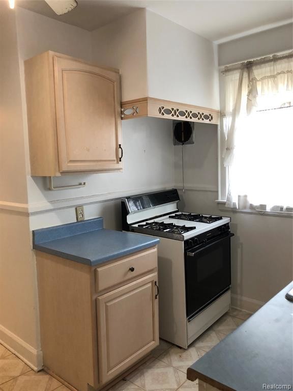 Foto del edificio - 16254 Linwood St