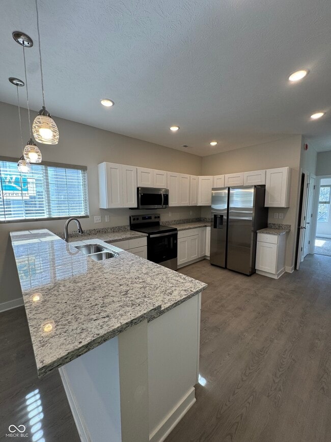 Building Photo - 227 N Hamilton Ave