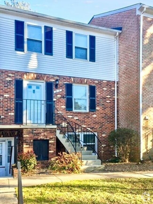 Building Photo - 1519 Sargeant Ct