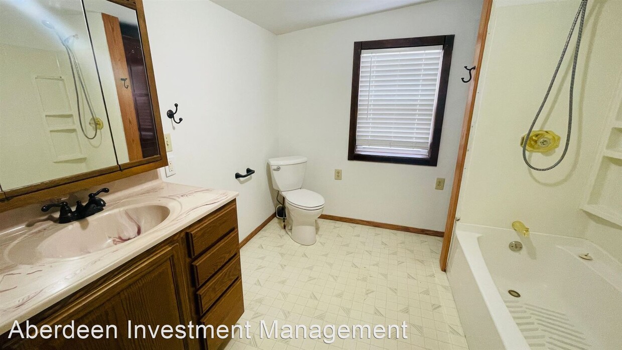 Foto del edificio - 3 br, 1 bath House - 118 2nd St