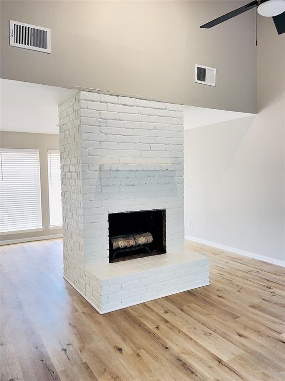 Foto del edificio - 7118 Foxmar Ln