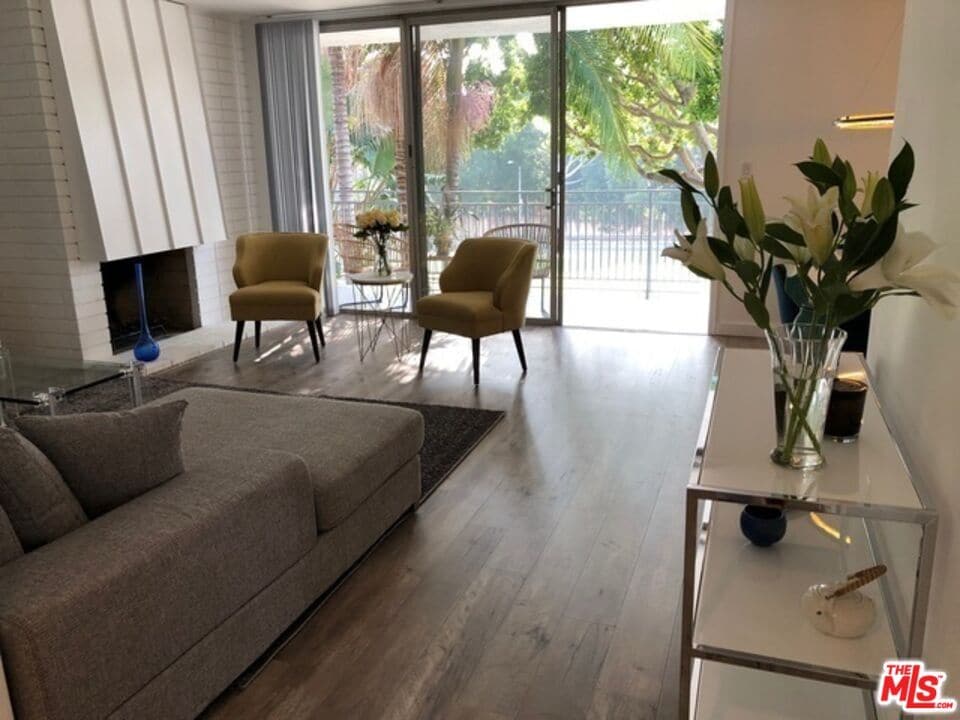 Foto principal - 9297 Burton Wy