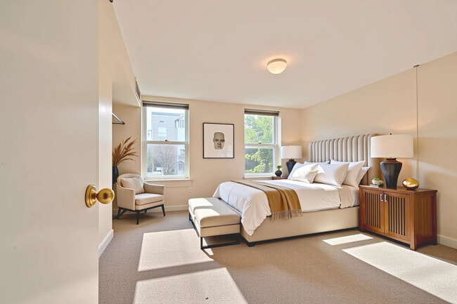 Photo - 229 S Ann St Apartment