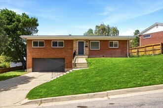 Building Photo - 3036 Sequoia Dr