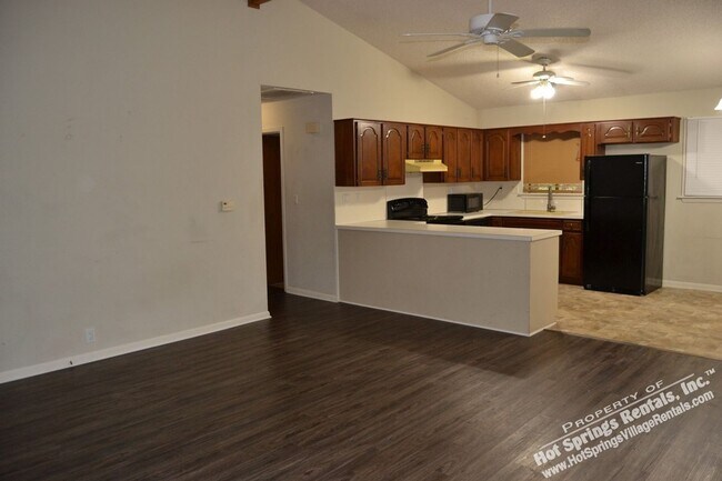 Building Photo - 8MagdLn | Carmona Area | Home | Unfurnished