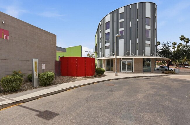 Foto del edificio - 1111 W University Dr