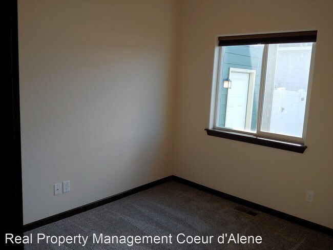 Foto del edificio - 3 br, 2 bath House - 1809 W Boyles Ave.