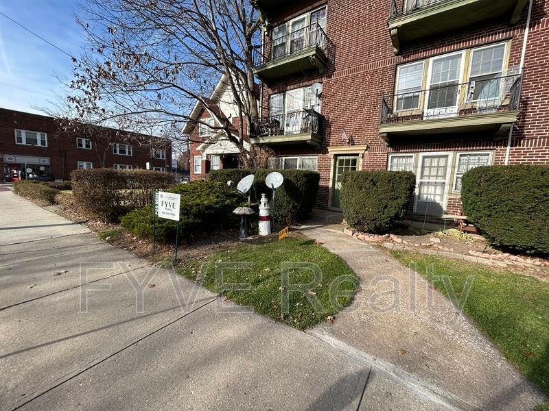 16814 Madison Ave Unit Apt 9, Lakewood, OH 44107 Condo for Rent in