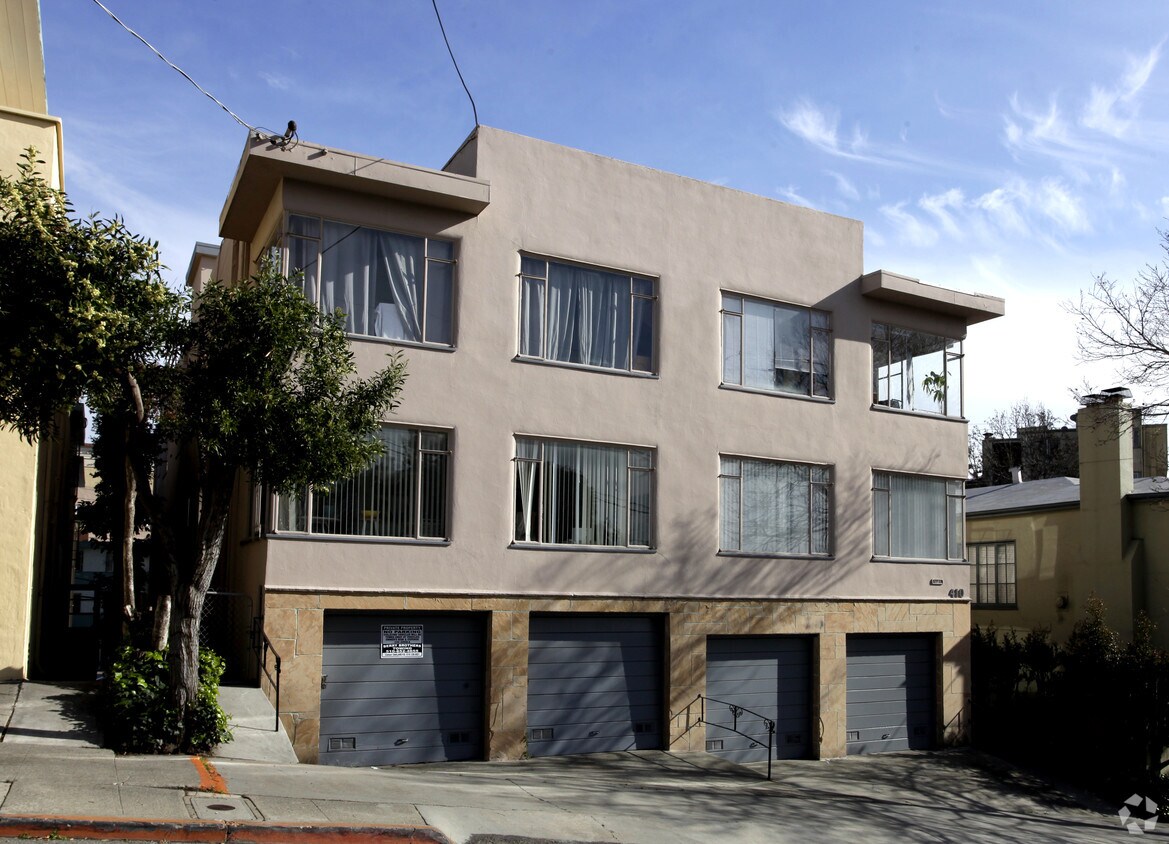 Primary Photo - 410 Merritt Ave