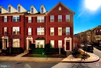 Building Photo - 4801 Portsmouth Rd