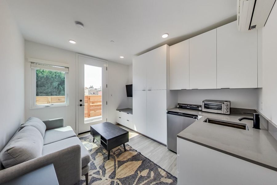 Primary Photo - Artthaus Mandela: New Luxury Apartments! 4...