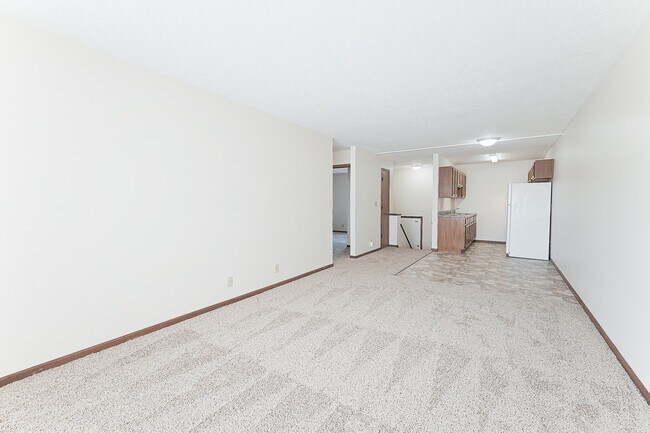 Foto del edificio - 4 Bed 2 Bath 1 Garage Townhome