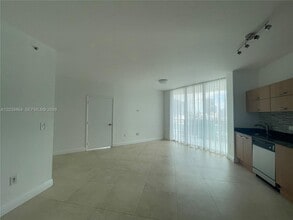 Building Photo - 350 S Miami Ave