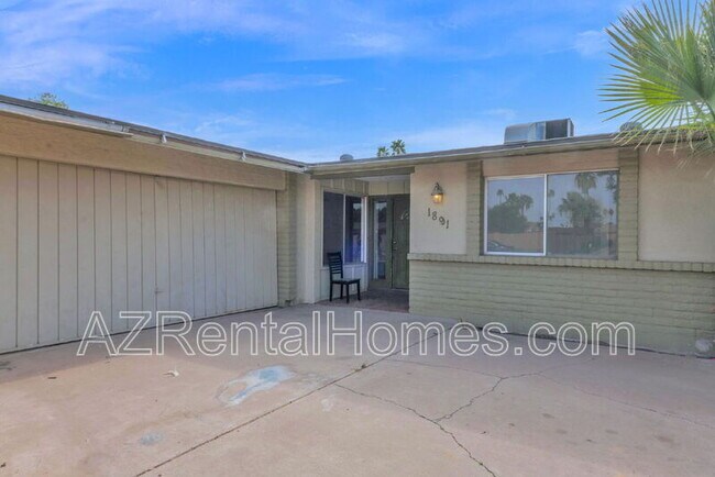 Foto del edificio - 1891 E Dunbar Dr