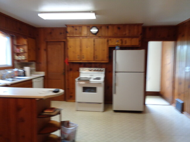 Kitchen - 11627 Watertown Plank Rd