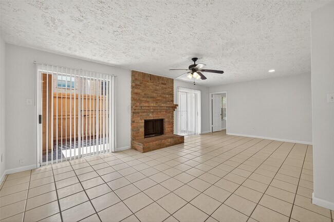 Foto del edificio - 10555 Turtlewood Ct