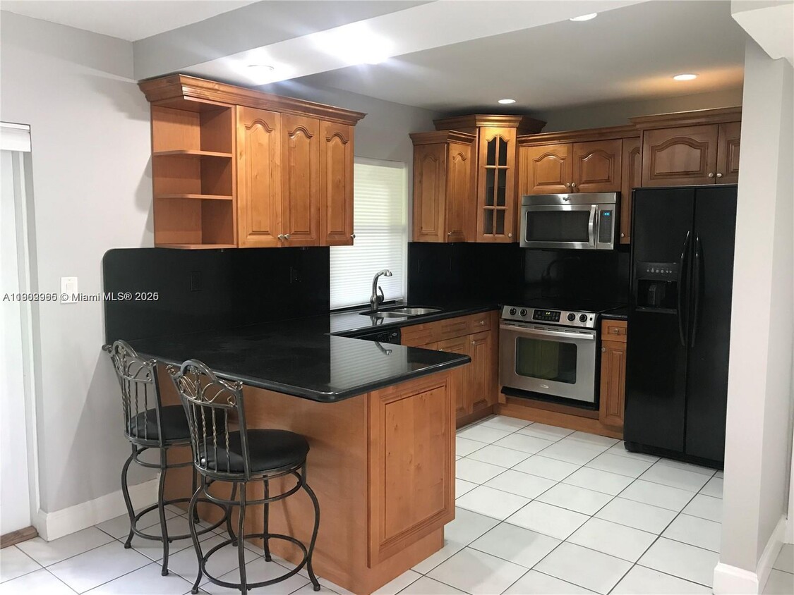 Primary Photo - 20 Laredo Pl