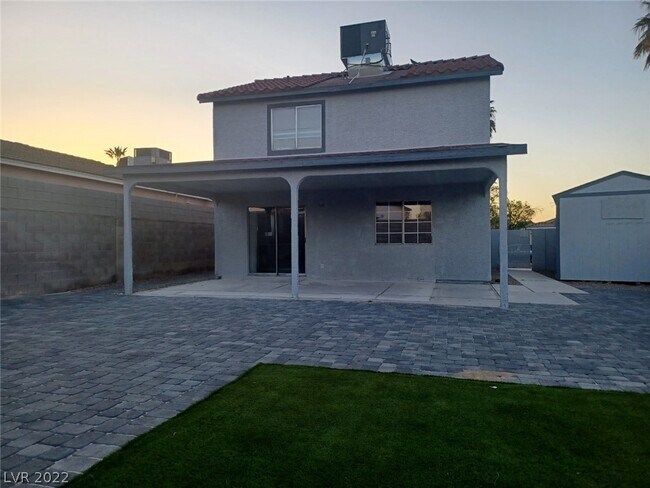 Building Photo - 576 Jackson Dr