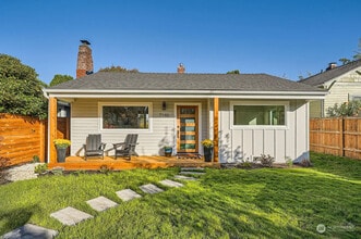 Building Photo - 7146 31st Ave SW