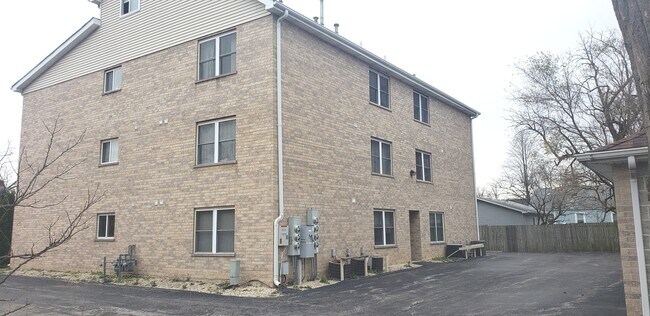 Building Photo - 6525 173rd Pl
