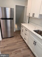 Building Photo - 1090 Cameron Rd