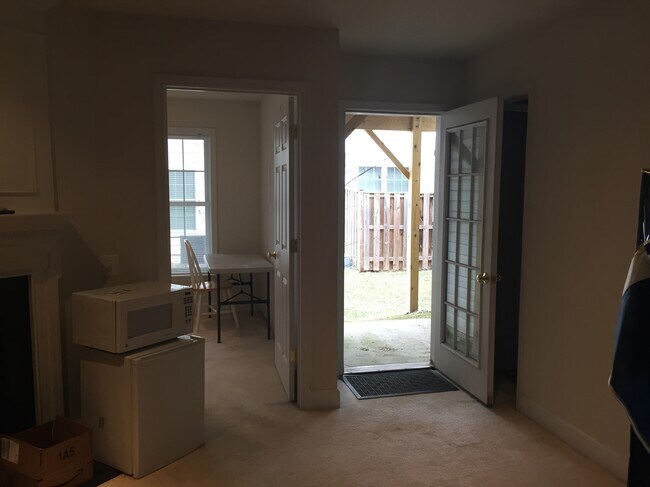 Building Photo - 2416 Terra Cotta Cir