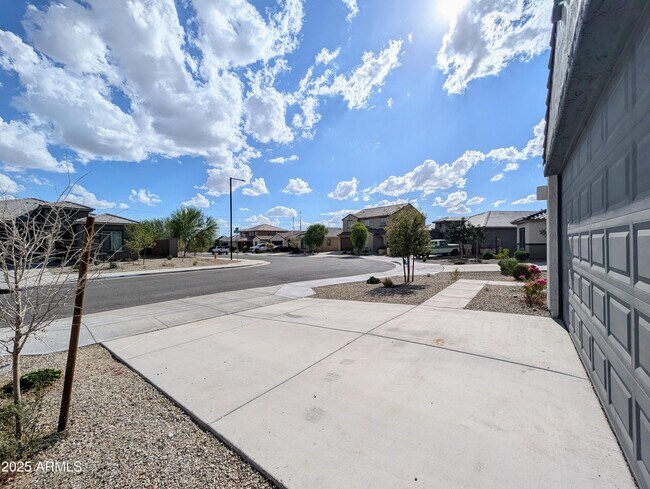 Building Photo - 24458 W Verlea Dr