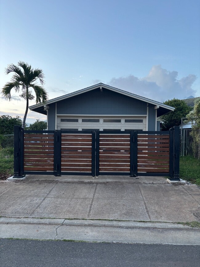 Building Photo - 86-138-138 Leihoku St