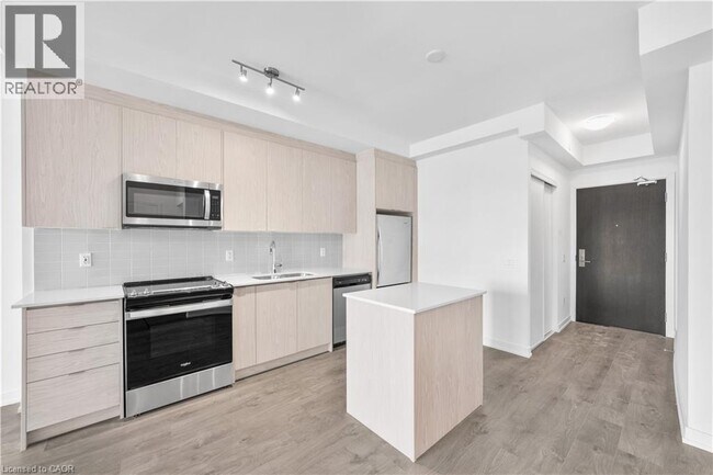 Photo du bâtiment - 55 Duke St W