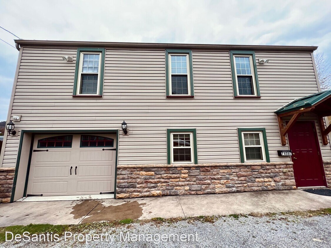 Primary Photo - 2 br, 1.5 bath House - 7408 Yale Ave