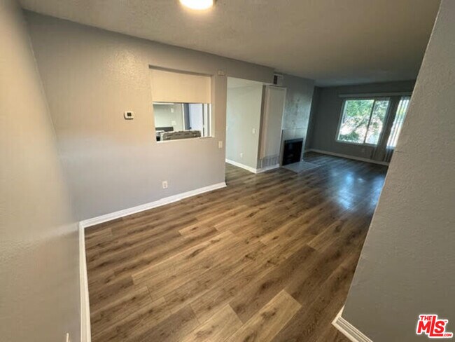Foto del edificio - 7407 Haskell Ave