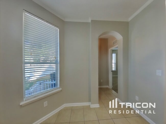 Building Photo - 10818 Birchard Ln