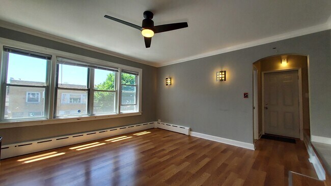 Foto del edificio - 7340 W Addison St