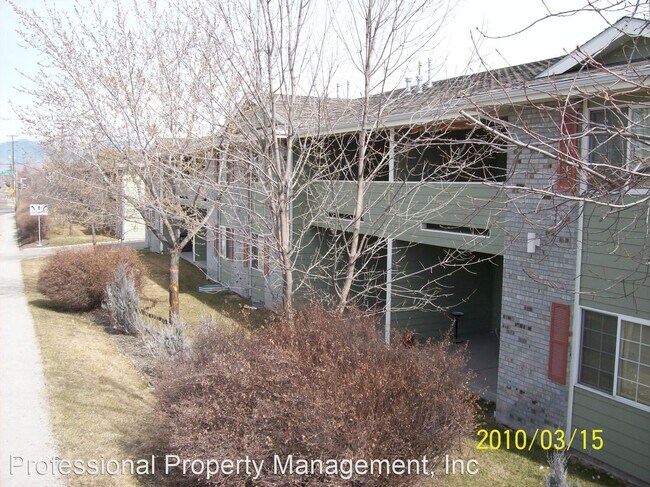 Building Photo - 4104 Hillview Way