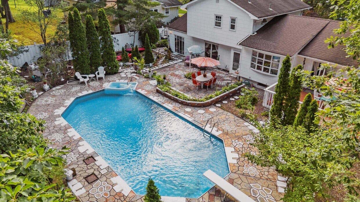 Foto principal - 27 Squire Ct