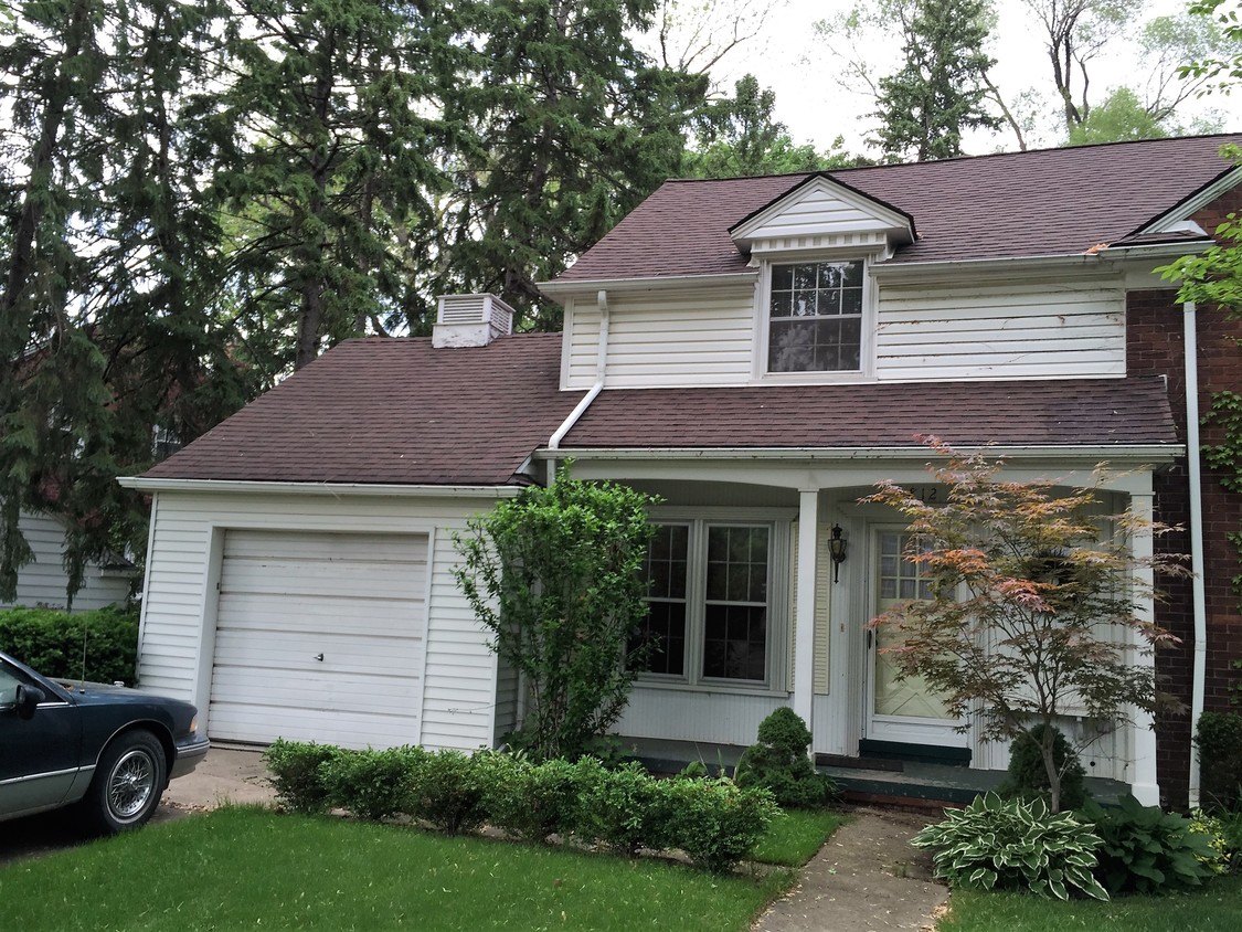 3812 Brewster St, Dearborn, MI 48120 Townhouse for Rent in Dearborn