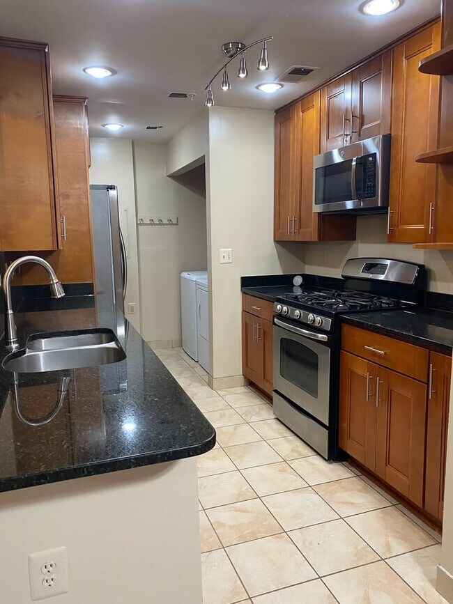 Cocina - 10024 Vanderbilt Circle